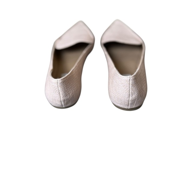 Steve Madden Feather Pink Crocodile Embossed Pointed Toe Flats 8M Coquette - Picture 4 of 8
